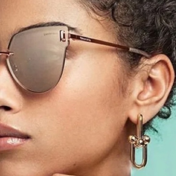 18k Gold Plated Minimalist Liked Earrings 1.5” - Picture 5 of 6